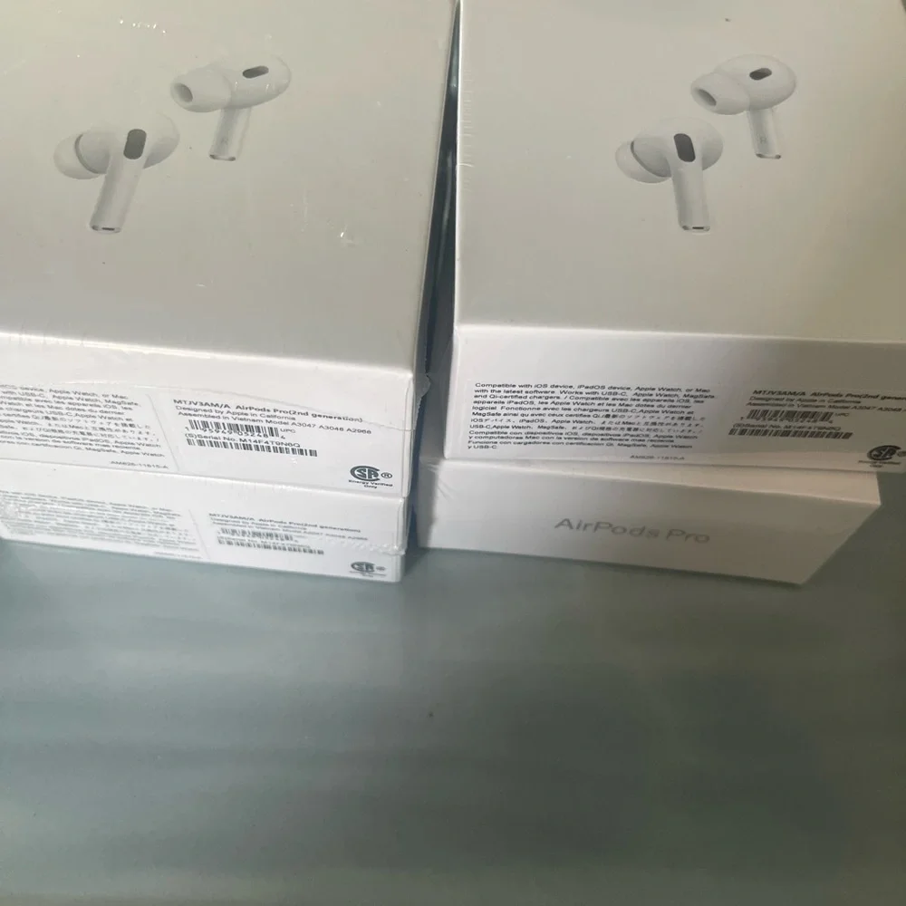 Apple White AirPods Pro Wireless Earbuds with Silicone Tips